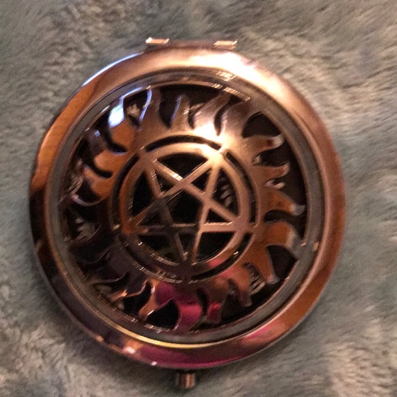 Mirror - Picture 4 of 4